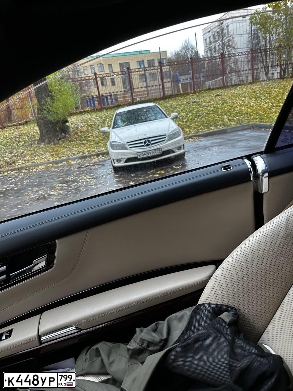 Фото автомобиля MERCEDES C-KLASSE, 2009 — госномер К448УР799. Цвет: Белый