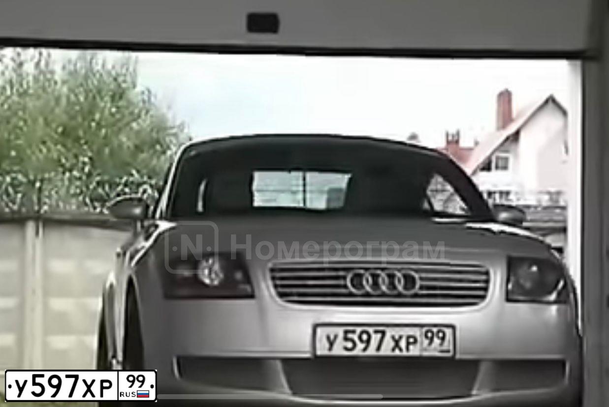 Фото автомобиля AUDI TT, 1998 — госномер У597ХР99. Цвет: ФИОЛЕТОВЫЙ