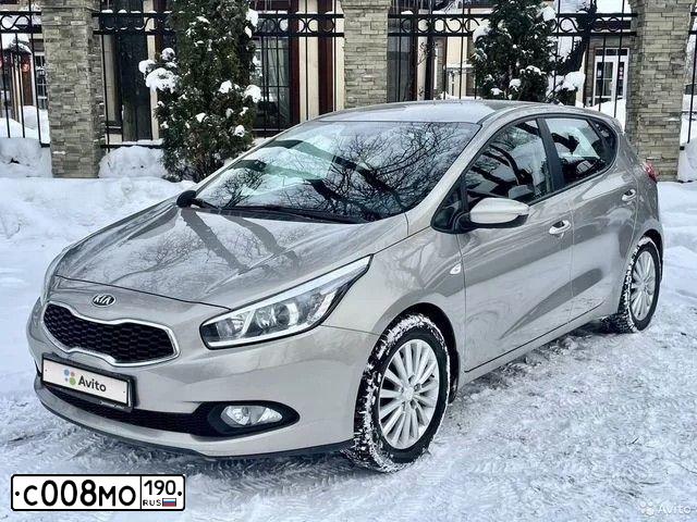 Фото автомобиля KIA CEE'D, 2014 — госномер С008МО190. Цвет: СЕРЕБРИСТЫЙ