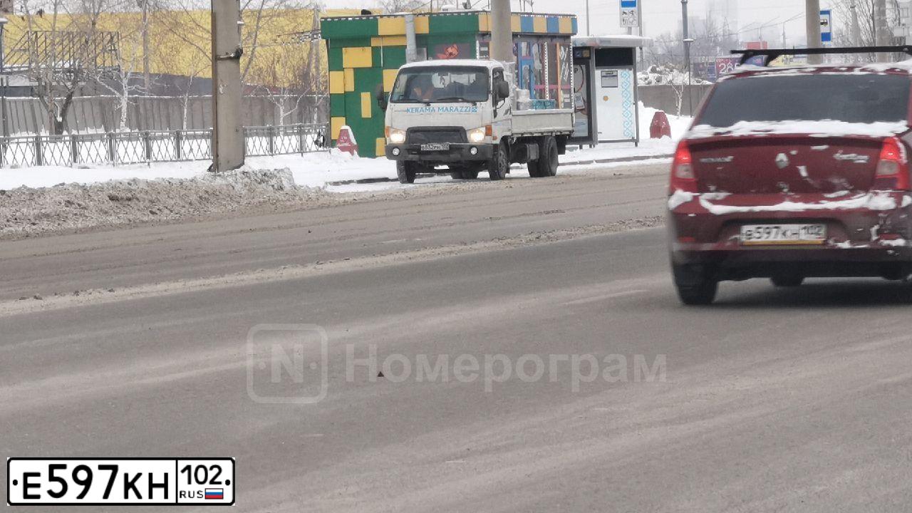 Фото автомобиля VOLKSWAGEN PASSAT, 2007 — госномер Т900СС02. Цвет: Серебристый