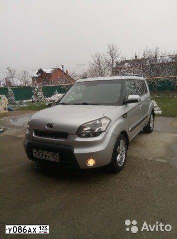 Фото автомобиля KIA SOUL, 2011 — госномер В312ЕЕ92. Цвет: СЕРЕБРИСТЫЙ