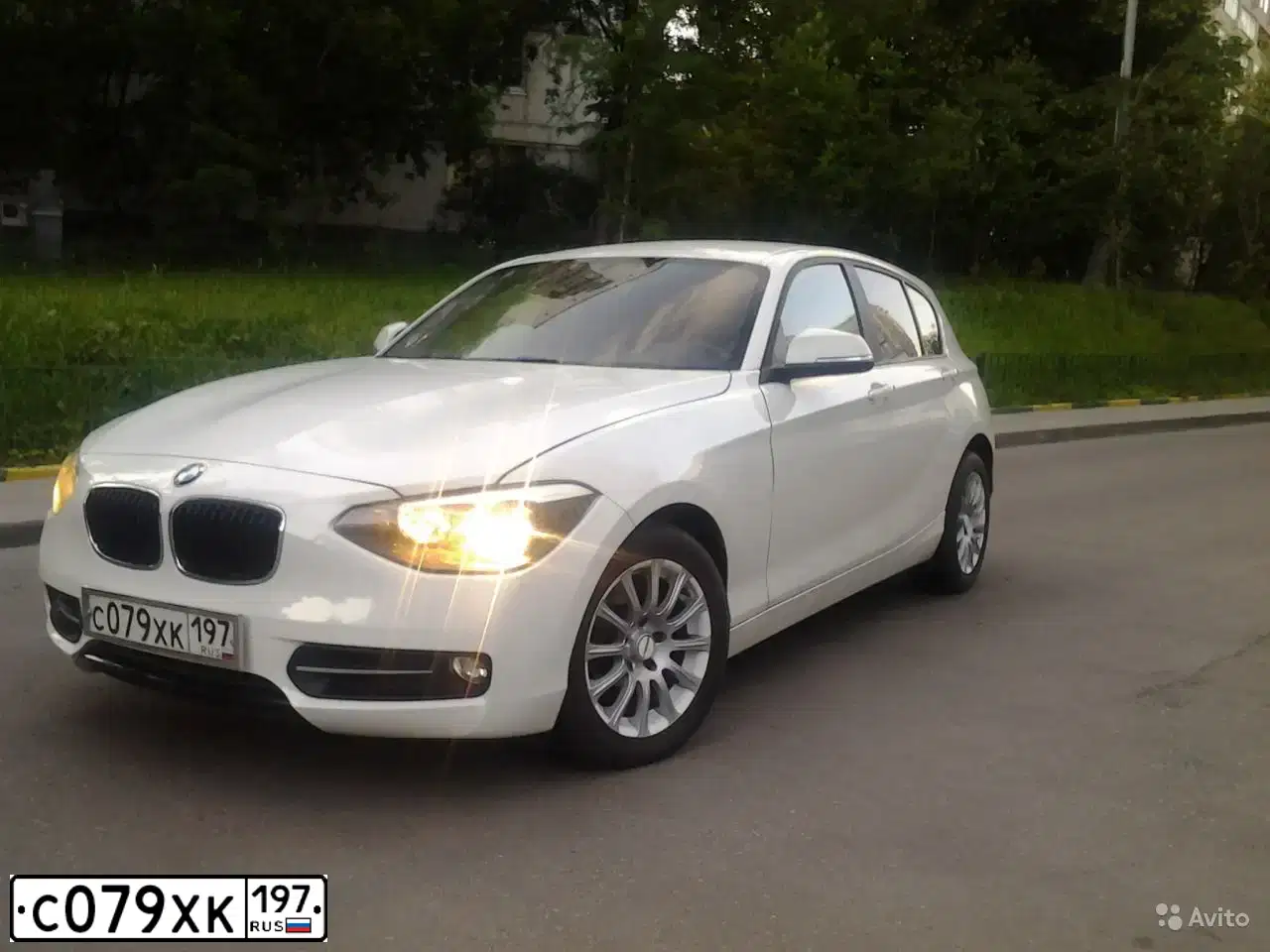 Фото автомобиля BMW W SERIE 1, 2012 — госномер А842ММ67. Цвет: Белый