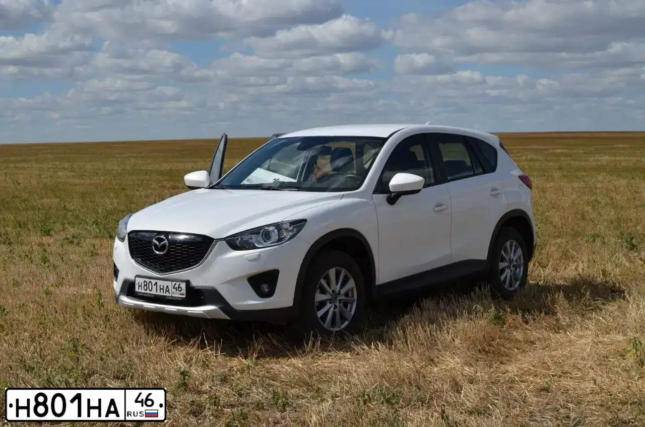 Фото автомобиля MAZDA CX-5, 2014 — госномер С956СМ39. Цвет: БЕЛЫЙ ПЕРЛАМУТР
