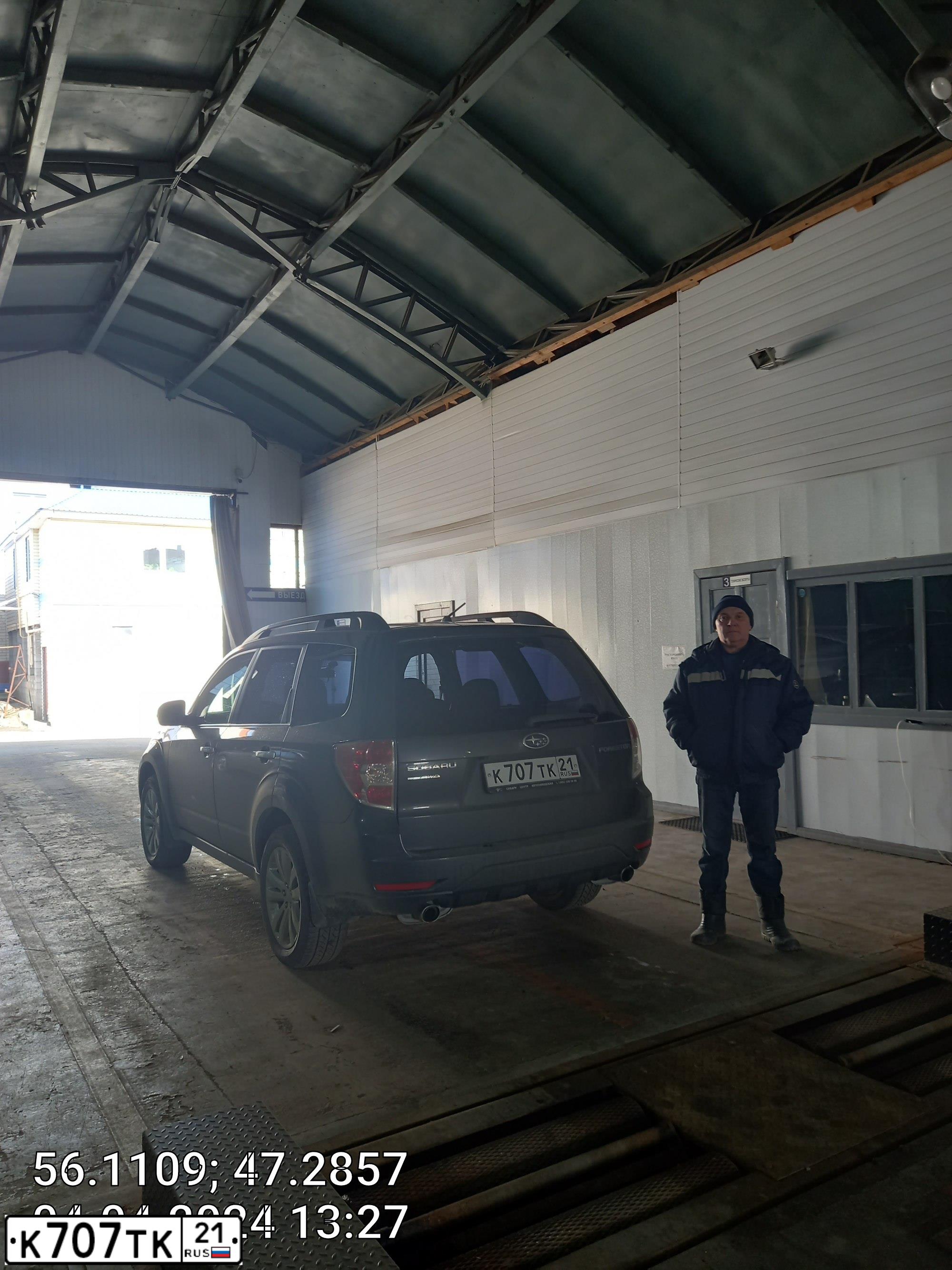 Фото автомобиля SUBARU FORESTER, 2011 — госномер Н355СР21