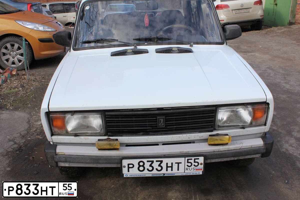 Фото автомобиля VAZ 2105 LADA, 1998 — госномер Р833НТ55. Цвет: БЕЛЫЙ
