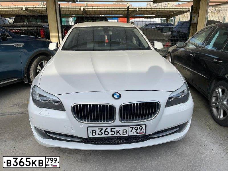 Фото автомобиля BMW SERIE 5, 2012 — госномер Е525ВМ197. Цвет: Белый
