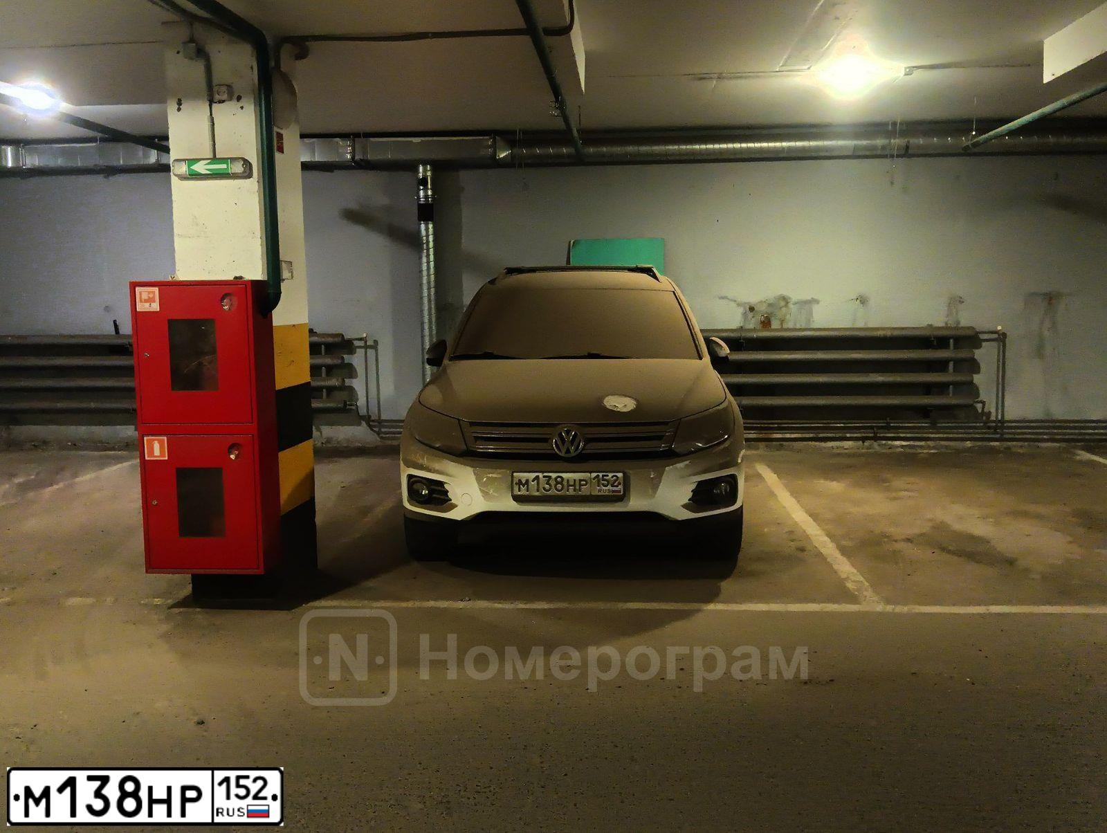 Фото автомобиля VOLKSWAGEN TIGUAN, 2013 — госномер М138НР152. Цвет: БЕЛЫЙ
