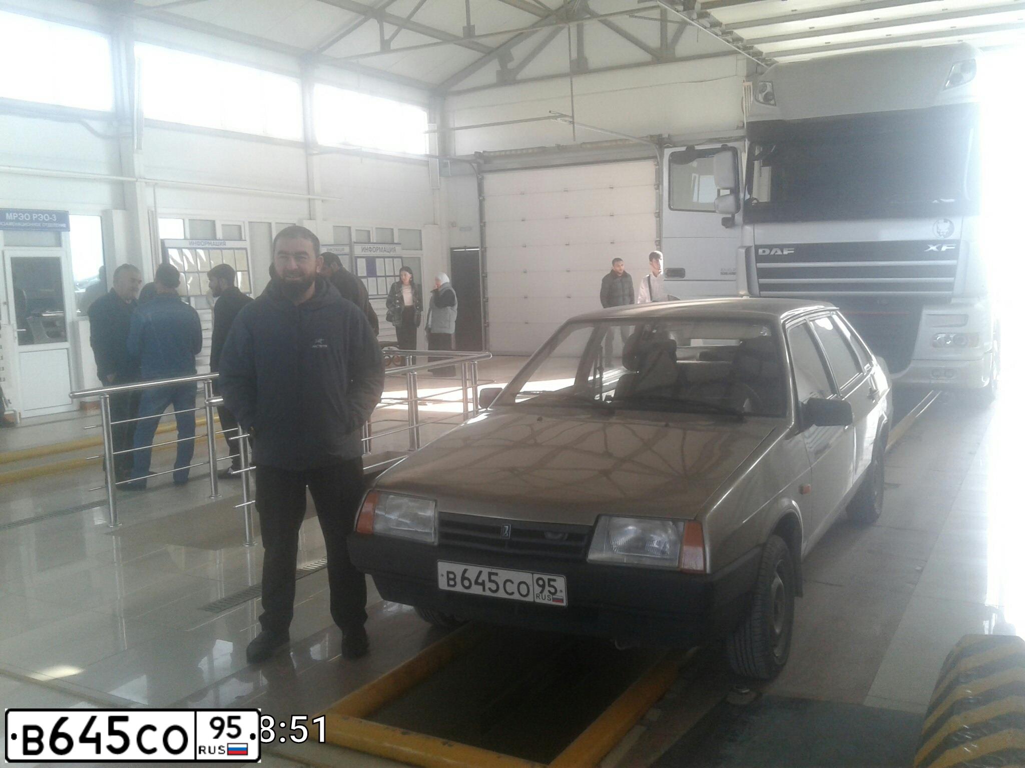 Фото автомобиля LADA 2109 SAMARA, 2002 — госномер О552ОМ161. Цвет: СЕРЕБРИСТЫЙ СЕРО-ЗЕЛЕНЫЙ
