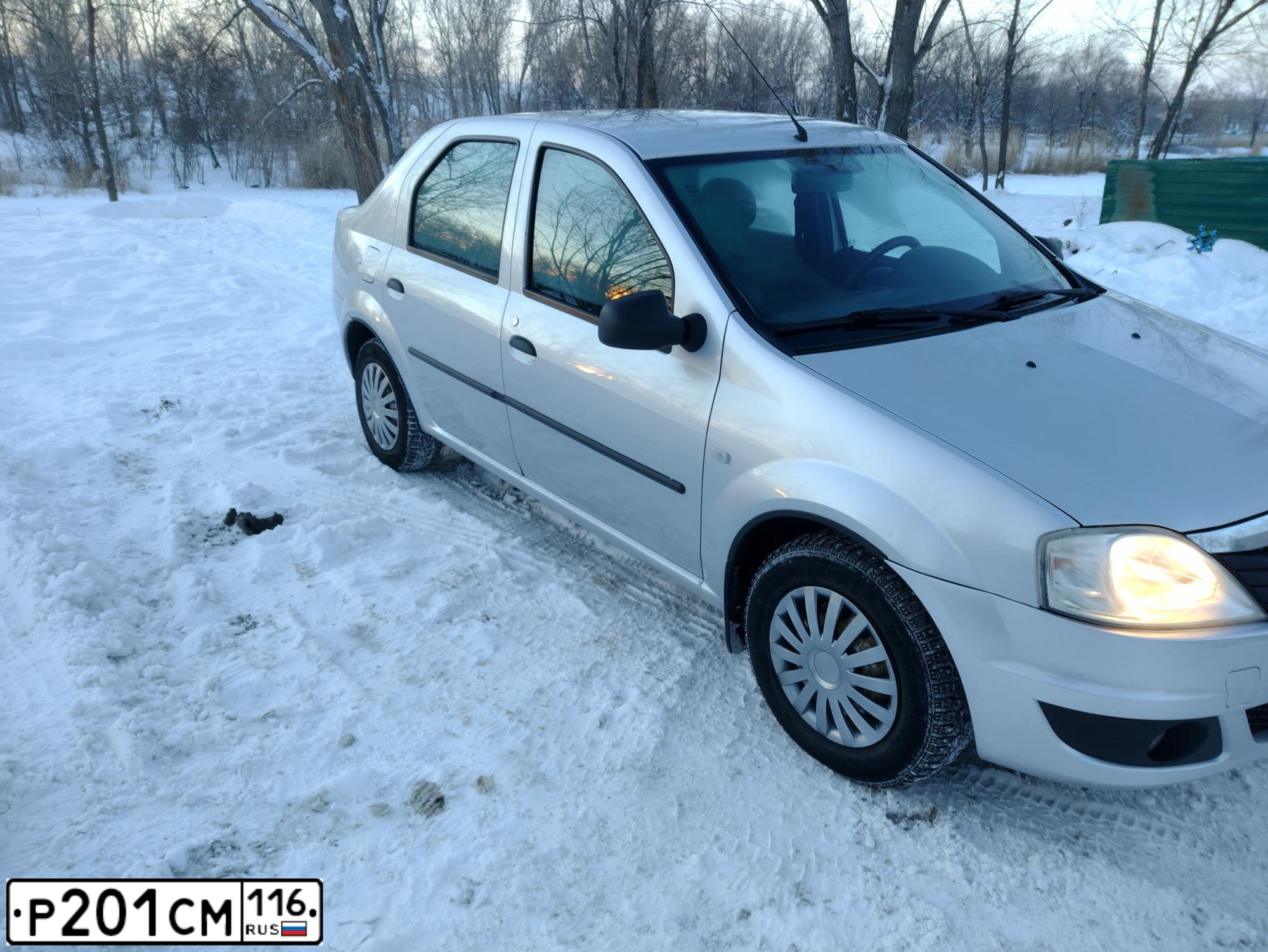 Фото автомобиля RENAULT LOGAN, 2012 — госномер Е448ТВ763. Цвет: СВЕТЛО-СЕРЫЙ