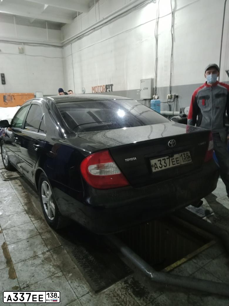 Фото автомобиля TOYOTA CAMRY, 2003 — госномер А337ЕЕ138. Цвет: ЧЕРНЫЙ