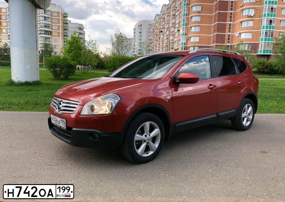 Фото автомобиля NISSAN QASHQAI, 2008 — госномер Р575ВУ180. Цвет: КРАСНЫЙ ТЕМНЫЙ