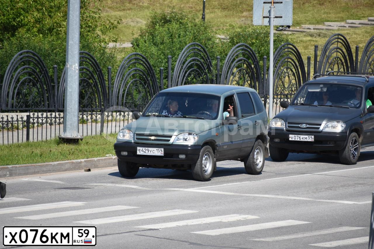 Фото автомобиля CHEVROLET NIVA, 2005 — госномер С351ВМ159