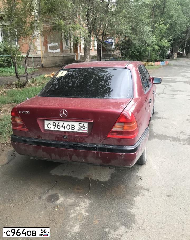 Фото автомобиля MERCEDES C-KLASSE, 1994 — госномер О677ВУ56. Цвет: ТЕМНО-ВИШНЕВЫЙ