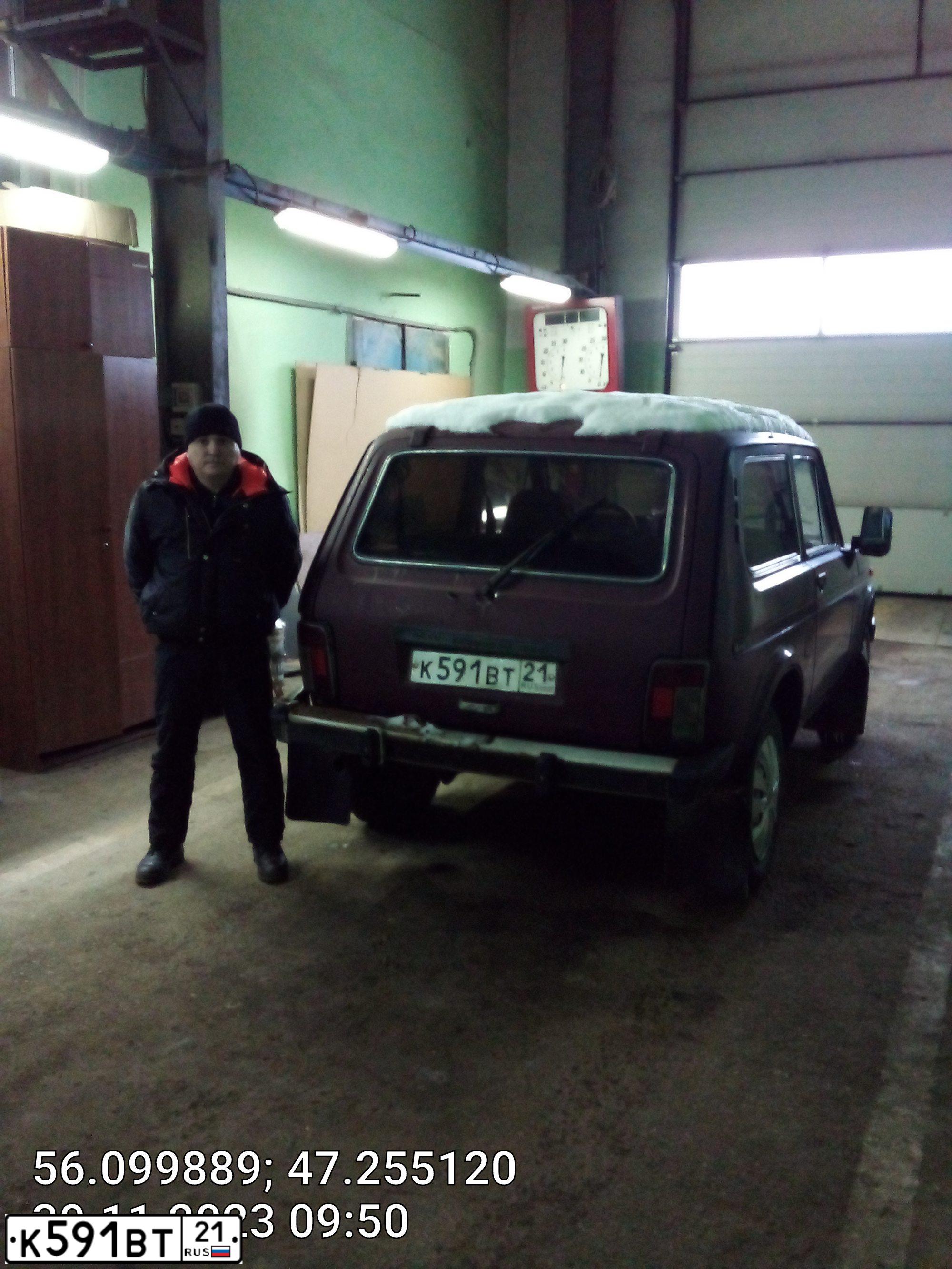 Фото автомобиля LADA 2121 NIVA, 1996 — госномер В783КА50. Цвет: КРАСНЫЙ