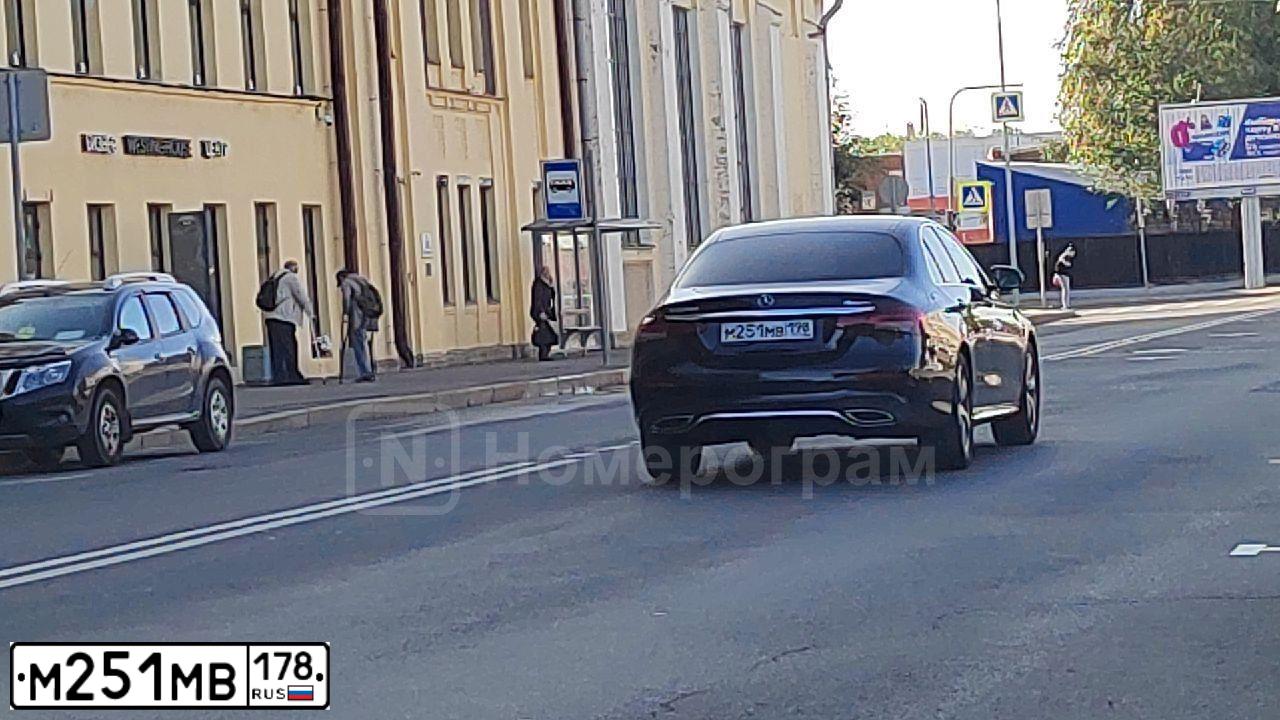 Фото автомобиля AUDI A8, 2011 — госномер М629СР13. Цвет: ЧЕРНЫЙ