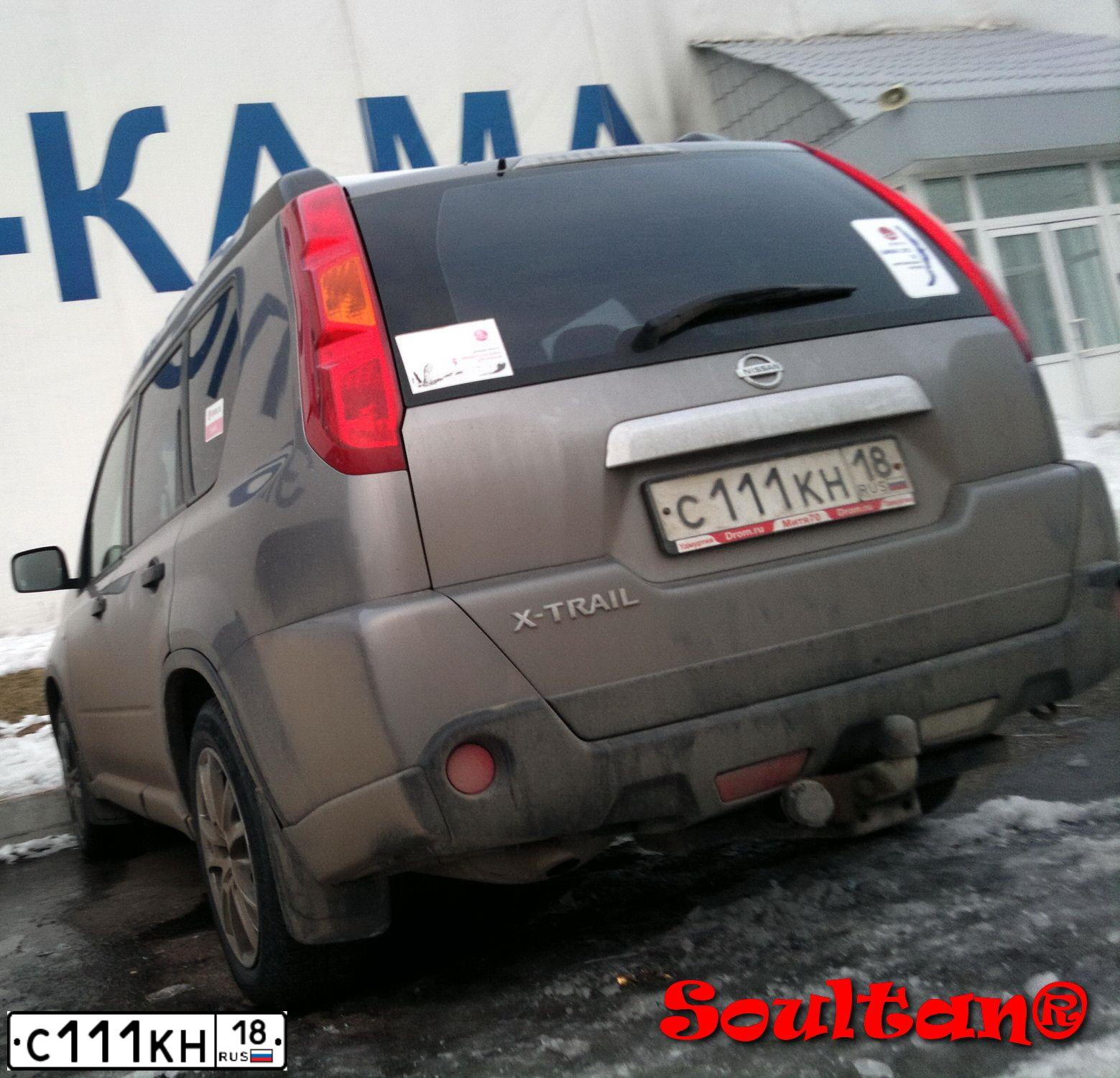 Фото автомобиля NISSAN X-TRAIL, 2008 — госномер С111КН18. Цвет: СЕРЫЙ
