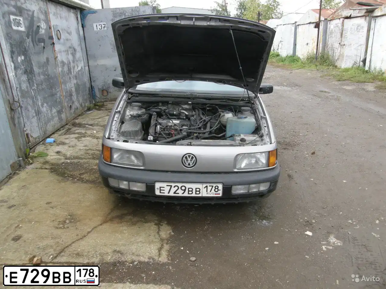 Фото автомобиля VOLKSWAGEN PASSAT, 1992 — госномер Е729ВВ178