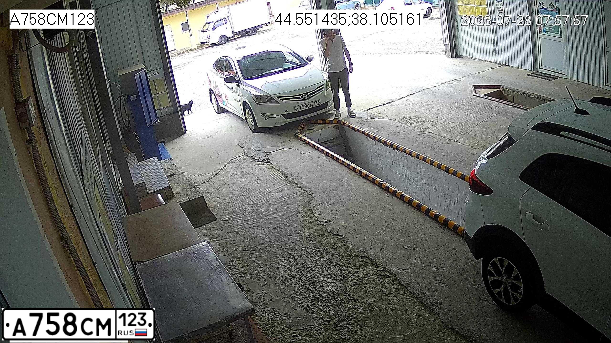 Фото автомобиля GAZ 3310 WALDAI, 2012 — госномер А758СМ123. Цвет: ТЕМНО-БЕЖЕВЫЙ