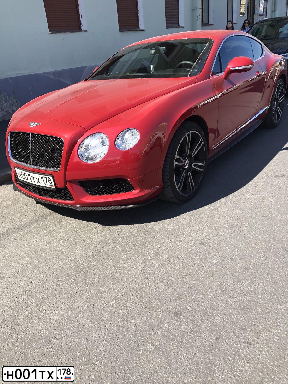 Фото автомобиля BENTLEY CONTINENTAL, 2013 — госномер Р688ХТ72. Цвет: Красный