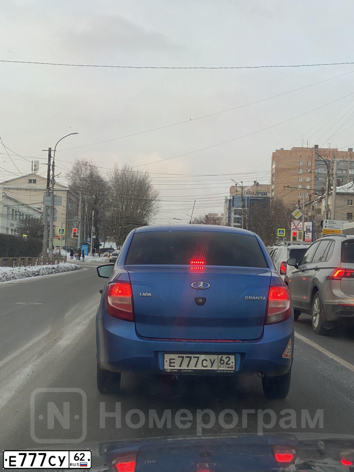 Фото автомобиля LADA 2190 GRANTA, 2018 — госномер Е777СУ62. Цвет: ЯРКО-СИНИЙ