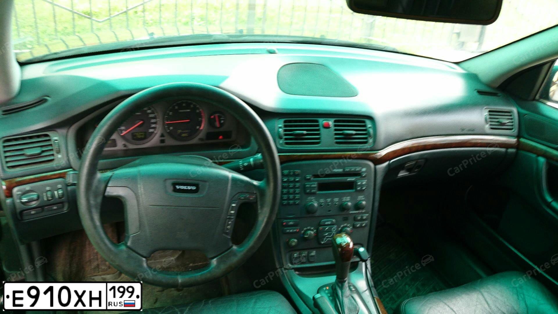 Фото автомобиля VOLVO S80, 2001 — госномер А168АА77. Цвет: ЧЕРНЫЙ