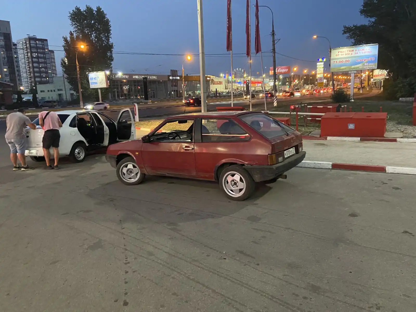 Фото автомобиля BMW X5, 2005 — госномер Е050РС62. Цвет: ЧЕРНЫЙ