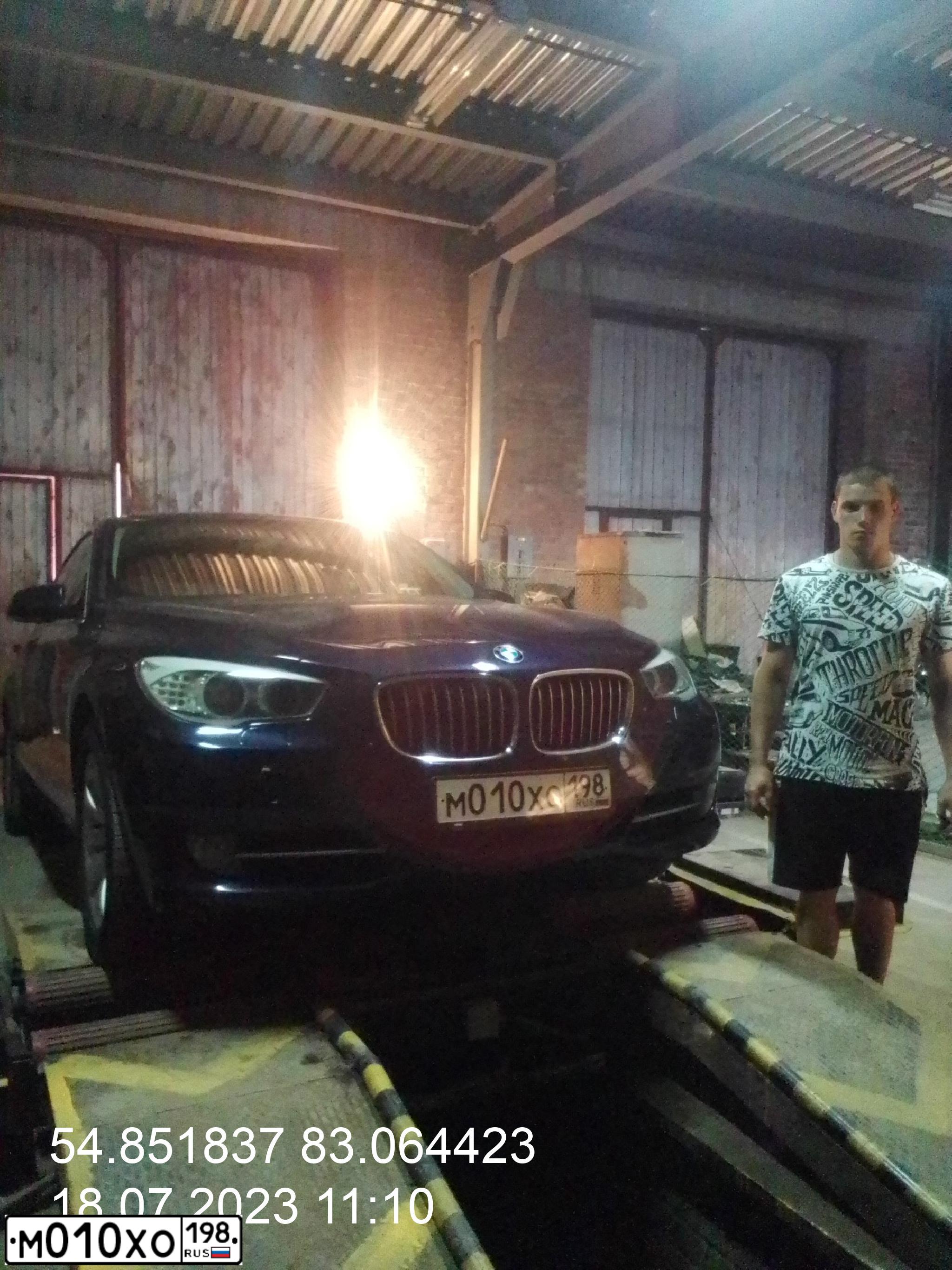 Фото автомобиля BMW 535, 2012 — госномер М312ХР154. Цвет: СИНИЙ ТЕМНЫЙ
