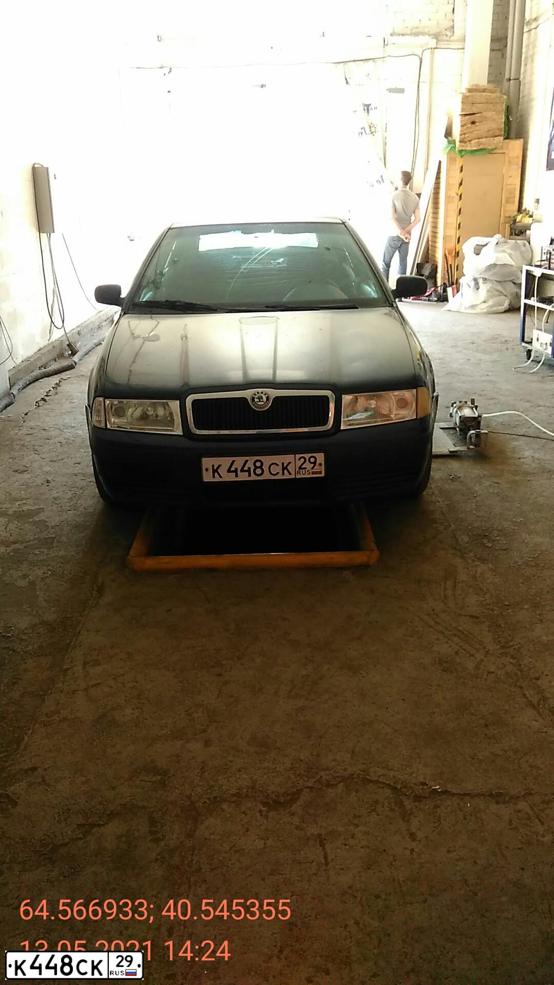 Фото автомобиля SKODA OCTAVIA, 2008 — госномер К448СК29. Цвет: ТЕМНО-СИНИЙ