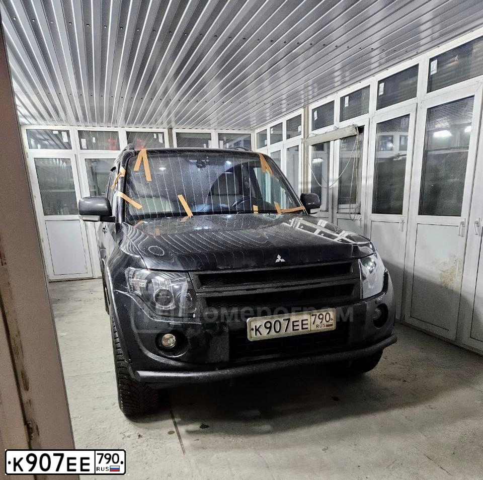 Фото автомобиля MITSUBISHI PAJERO, 2014 — госномер К907ЕЕ790. Цвет: ЧЕРНЫЙ
