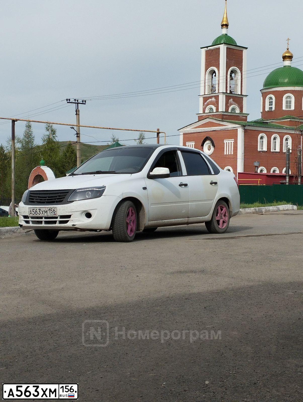 Фото автомобиля VAZ 2190 GRANTA, 2013 — госномер А563ХМ156. Цвет: Белый