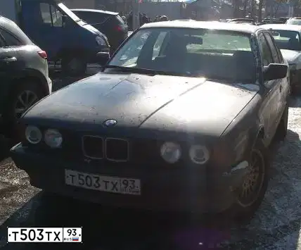 Фото автомобиля BMW SERIE 5, 1992 — госномер Т503ТХ93. Цвет: синий