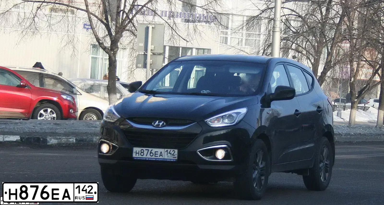 Фото автомобиля HYUNDAI IX35, 2013 — госномер Н876ЕА142. Цвет: ЧЕРНЫЙ