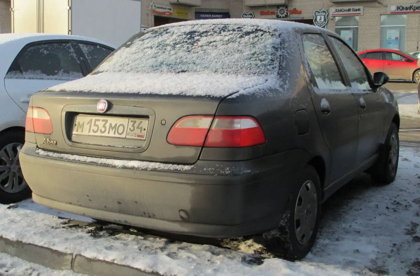 Фото автомобиля FIAT ALBEA, 2008 — госномер М153МО34. Цвет: серый андерграунд
