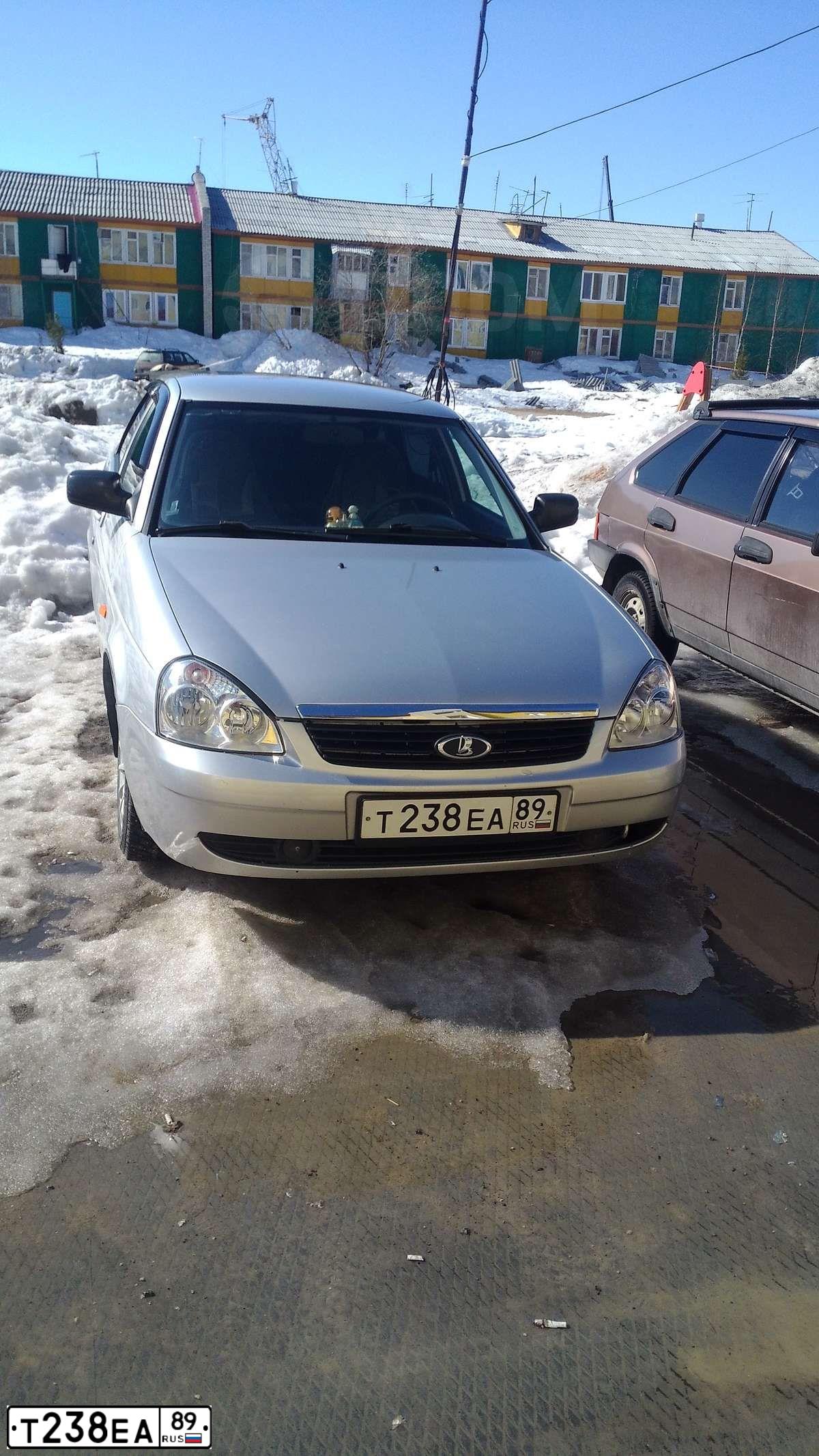 Фото автомобиля LADA 2172 PRIORA, 2009 — госномер В334СХ126. Цвет: серебристый