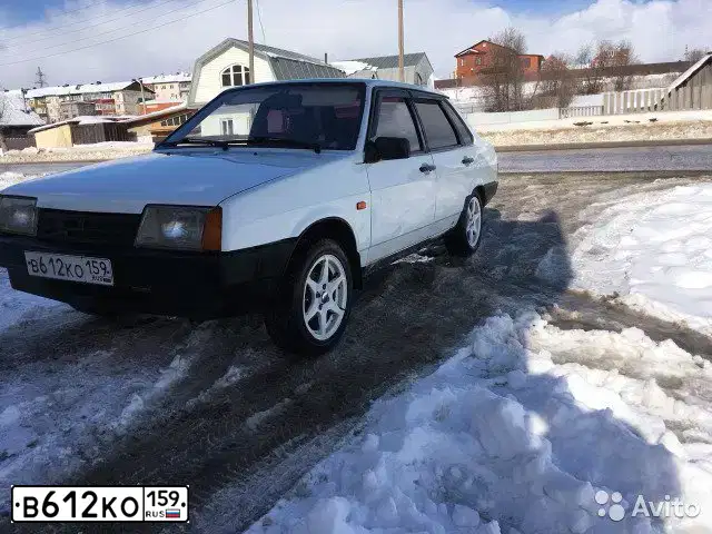 Фото автомобиля LADA 2109 SAMARA, 2000 — госномер М301ОР159. Цвет: ЯРКО-БЕЛЫЙ