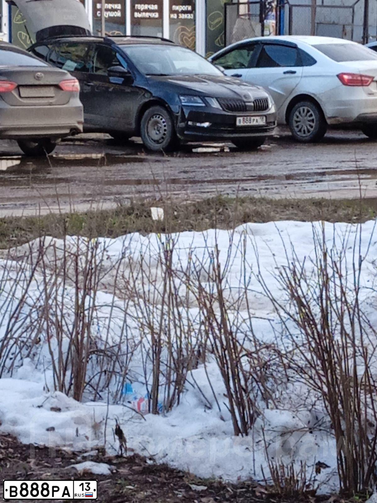 Фото автомобиля JA696J, 2013 — госномер В888РА13