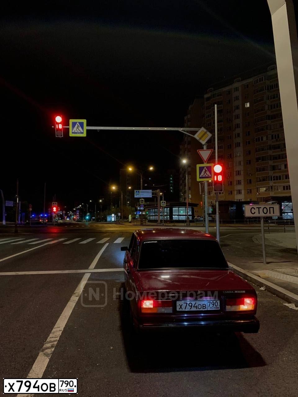 Фото автомобиля LADA 2107 LADA, 2003 — госномер В217ТТ790. Цвет: Красный
