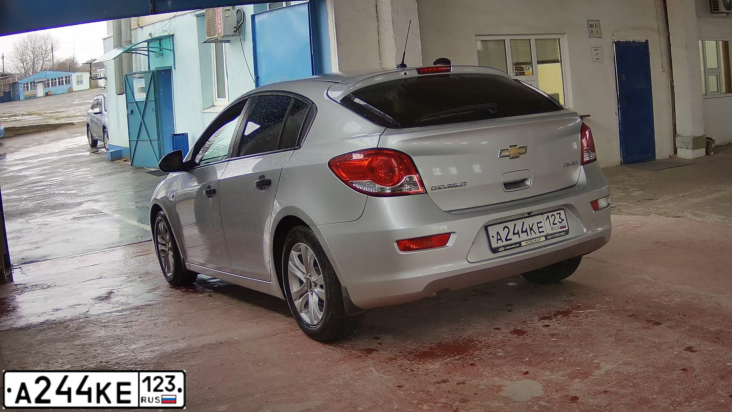 Фото автомобиля CHEVROLET KL1J CRUZE, 2012 — госномер М779ВР181. Цвет: СЕРЕБРИСТЫЙ МЕТАЛЛИК