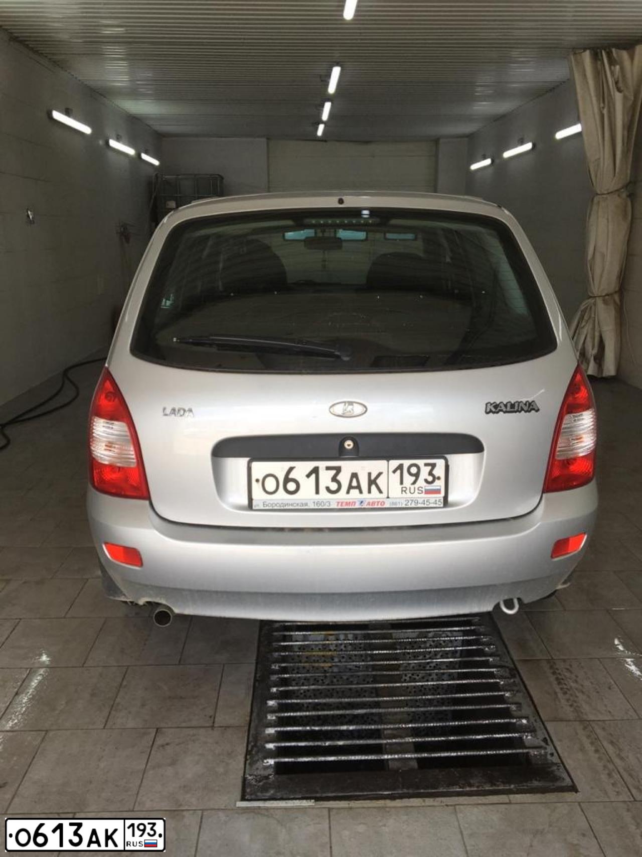 Фото автомобиля LADA 1117 KALINA, 2013 — госномер О613АК193. Цвет: СЕРЕБРИСТЫЙ