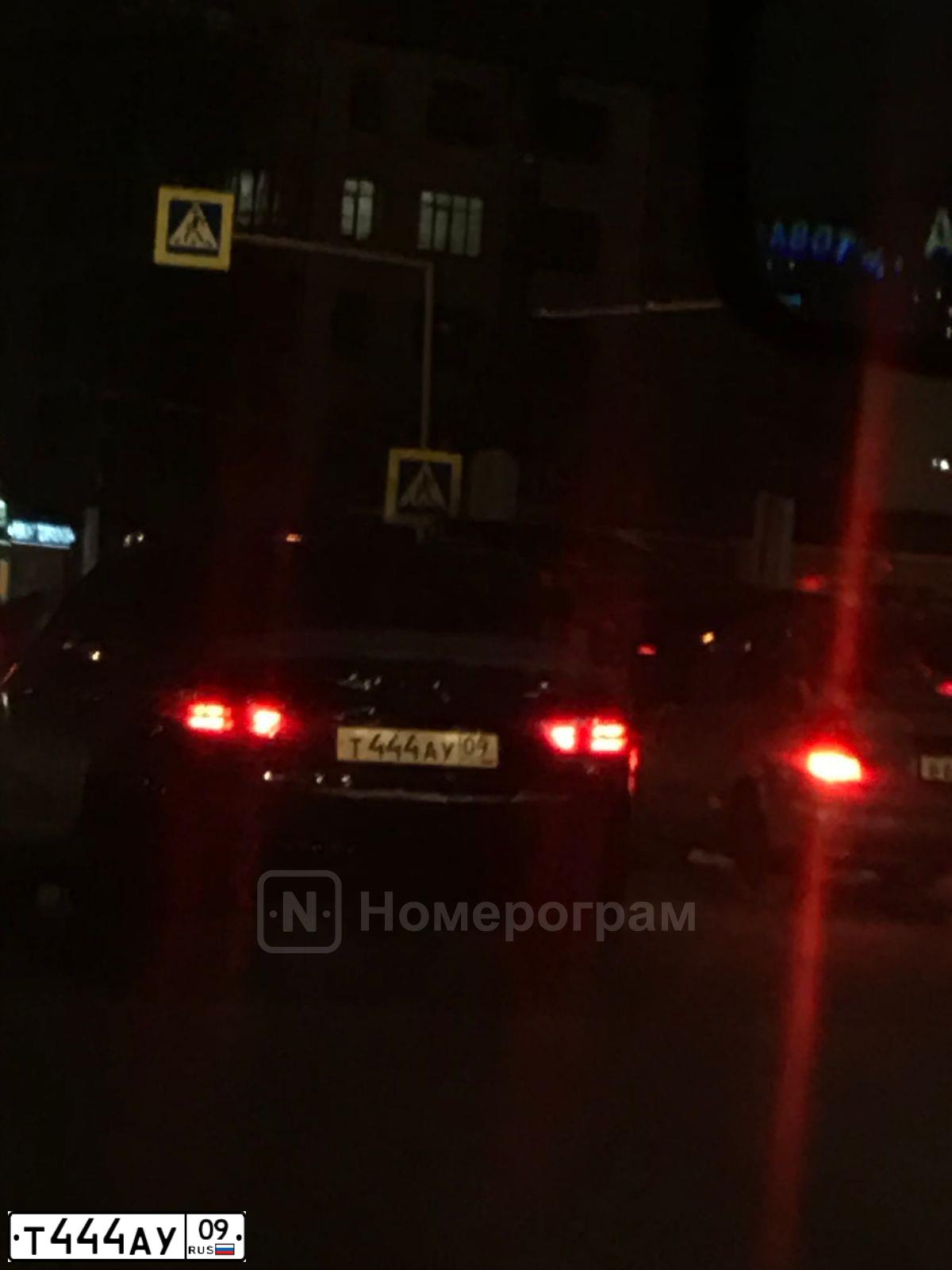 Фото автомобиля LADA 2170 PRIORA, 2014 — госномер Е046ВО15. Цвет: Золотисто-коричневый