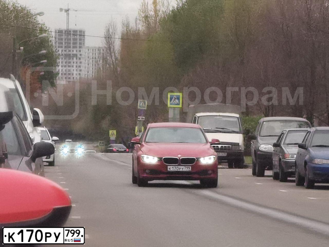 Фото автомобиля BMW SERIE 3, 2014 — госномер К170РУ799. Цвет: КРАСНЫЙ