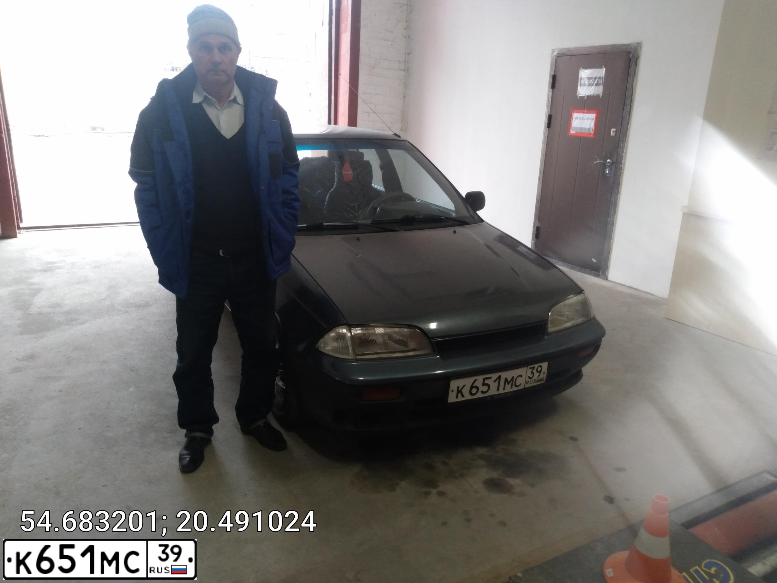 Фото автомобиля SUZUKI SWIFT, 1990 — госномер К651МС39. Цвет: СИНИЙ