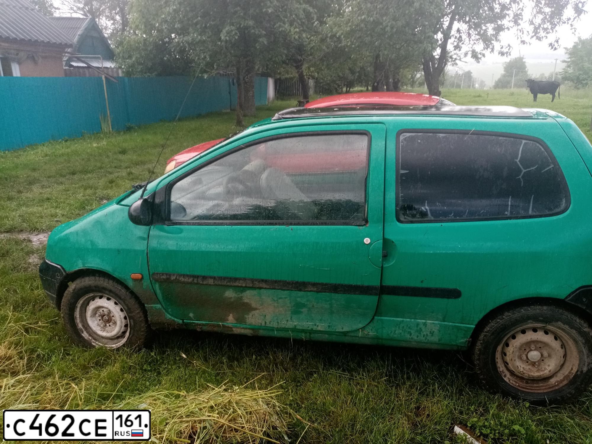 Фото автомобиля RENAULT TWINGO, 1995 — госномер Т598ЕТ193
