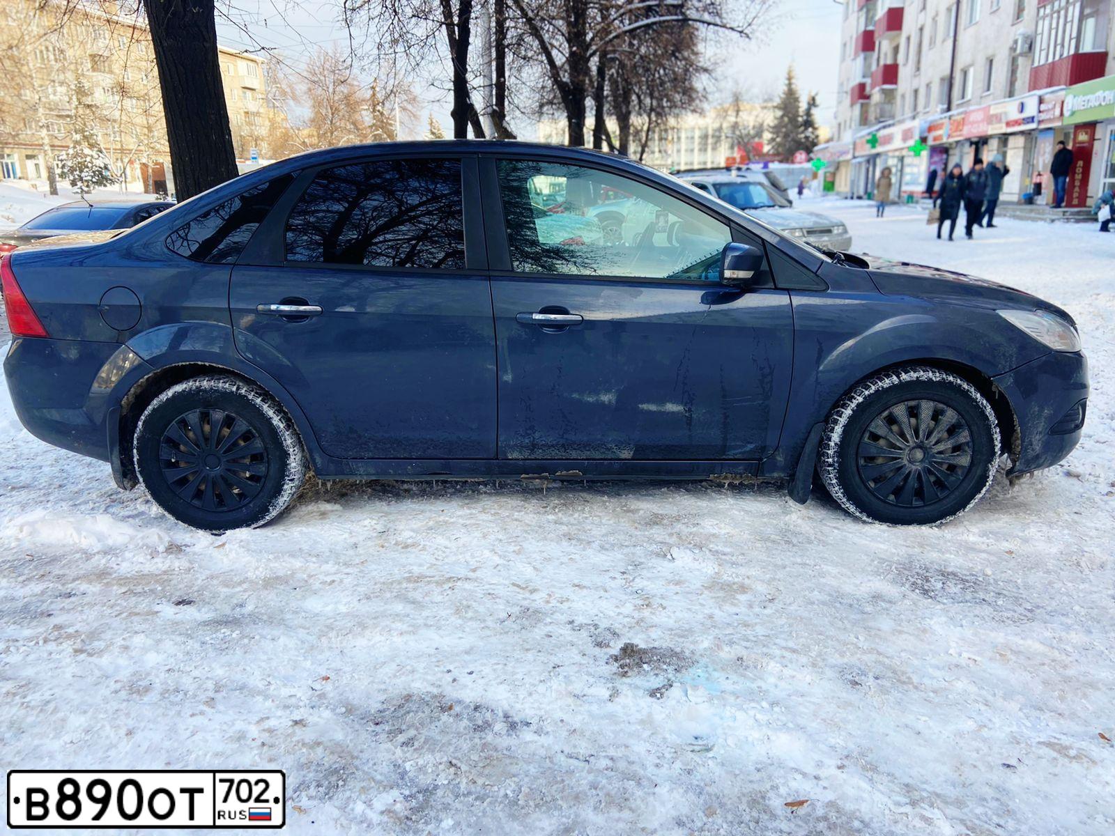 Фото автомобиля FORD FOCUS, 2010 — госномер В890ОТ702. Цвет: СЕРЫЙ ТЕМНЫЙ