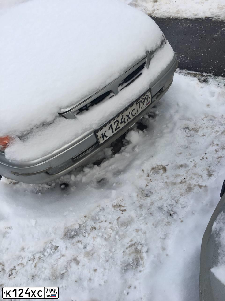 Фото автомобиля TOYOTA CARINA, 1997 — госномер К124ХС799. Цвет: БЕЛЫЙ (СЕРЕБРИСТЫЙ)
