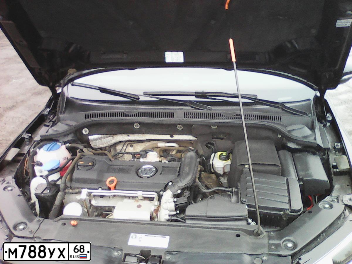 Фото автомобиля VOLKSWAGEN JETTA, 2011 — госномер М568МТ82. Цвет: ЧЕРНЫЙ