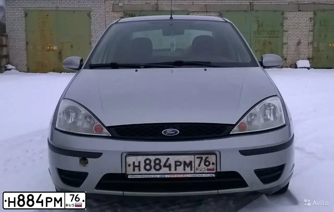 Фото автомобиля ФОРД ФОКУС, 2005 — госномер Р545ВС76. Цвет: СЕРЫЙ