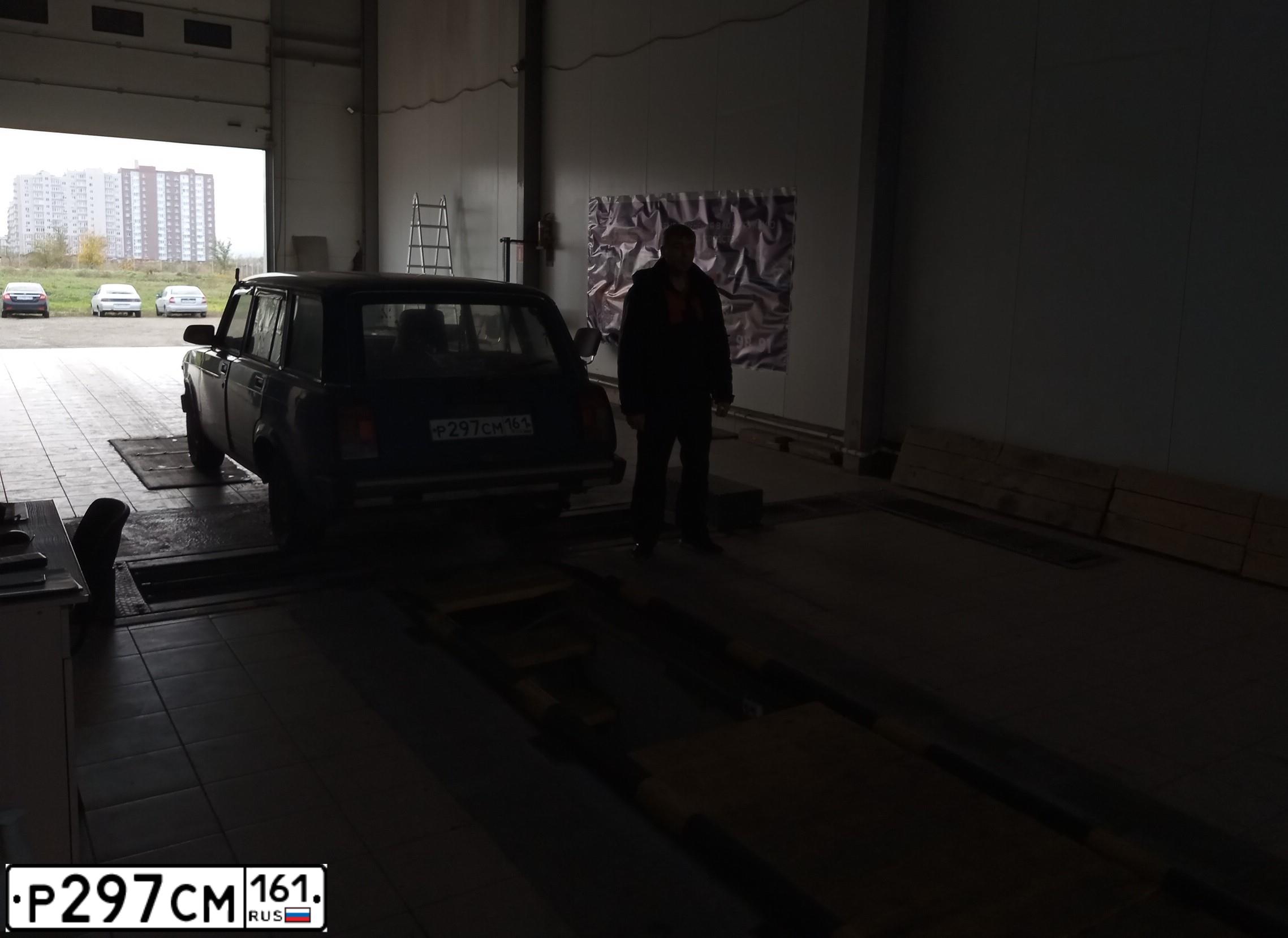 Фото автомобиля VAZ 2104 LADA, 1998 — госномер Р297СМ161. Цвет: СИНЕ-ЗЕЛЕНЫЙ