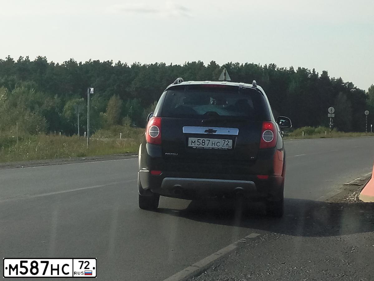Фото автомобиля CHEVROLET CAPTIVA, 2008 — госномер М587НС72. Цвет: ЧЕРНЫЙ