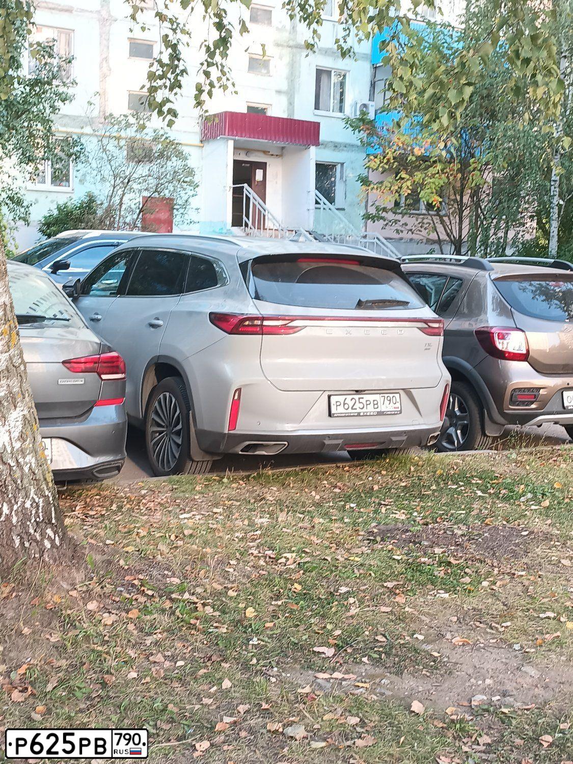 Фото автомобиля EXEED EXEED TXL М51FРL4GL50Е011Т, 2023 — госномер Р625РВ790. Цвет: СЕРЫЙ
